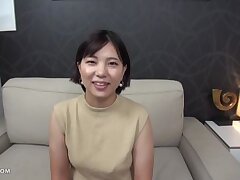 FC2-PPV-3104266 Passionate Japanese Beauty Takes Charge in Intimate Ride